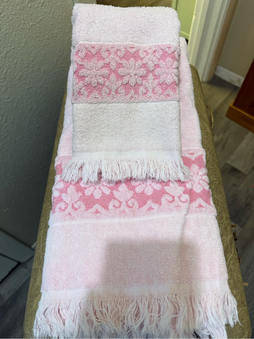 Vintage Damask Cotton Floral Fringe Bath Towel & Hand towel  made in USA